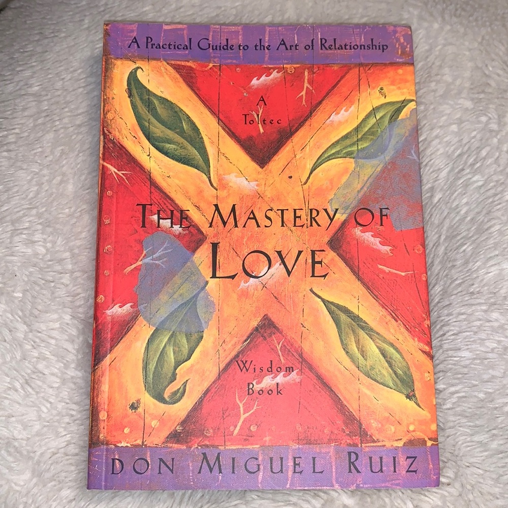 ☄️2/$15☄️The Mastery of Love Wisdom Book